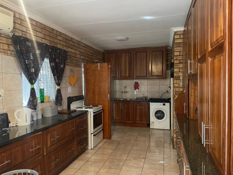 3 Bedroom Property for Sale in Rustenburg Central North West